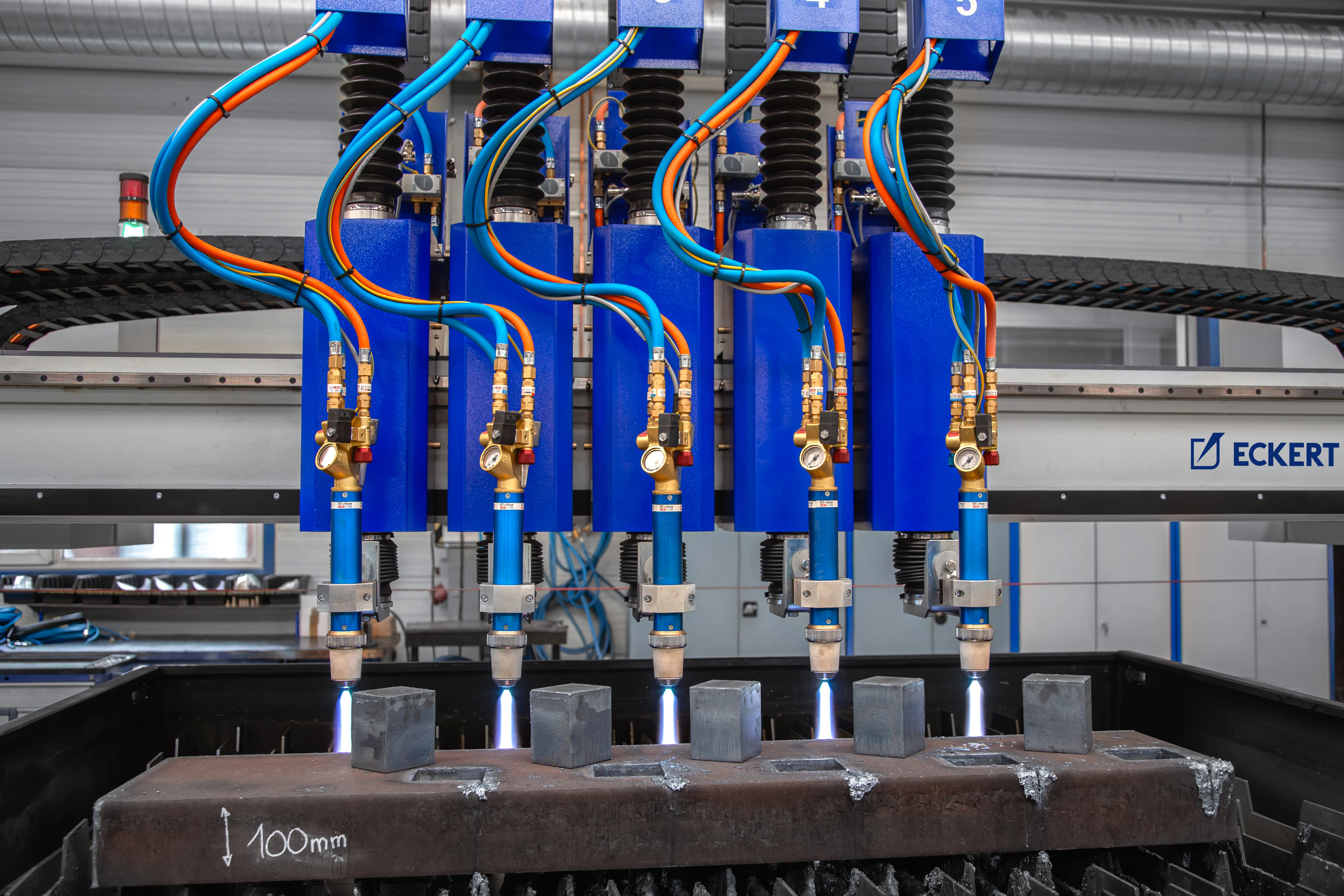 Mehrbrennersystem f&uuml;r das Autogenschneiden von Eckert zum Schneiden von kohlenstoffarmem Stahl